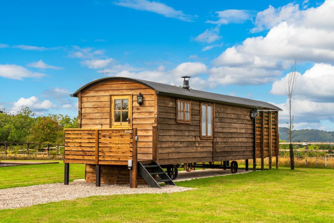 Ashwood Shepherd Hut -Ockeridge Rural Retreats Apartment Устър Екстериор снимка