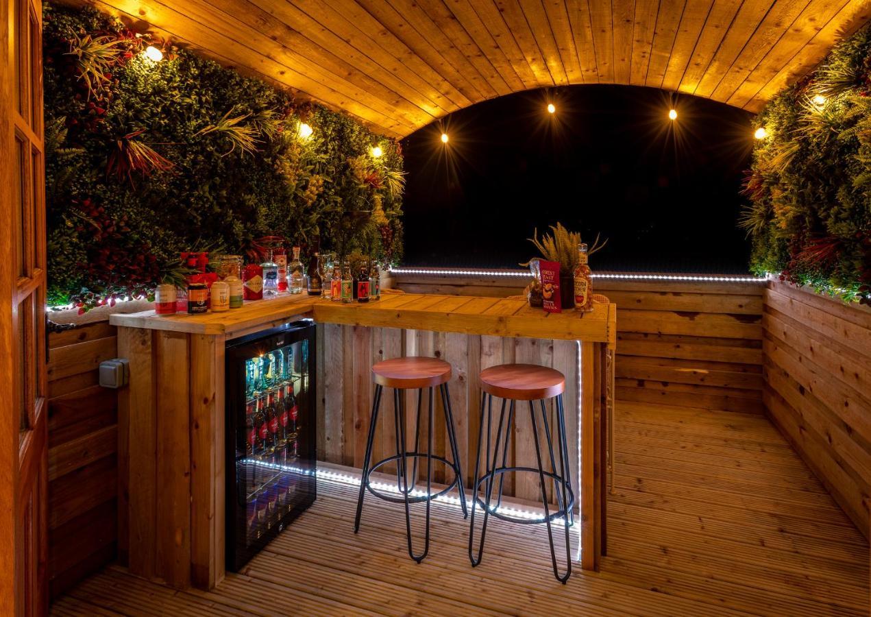 Ashwood Shepherd Hut -Ockeridge Rural Retreats Apartment Устър Екстериор снимка