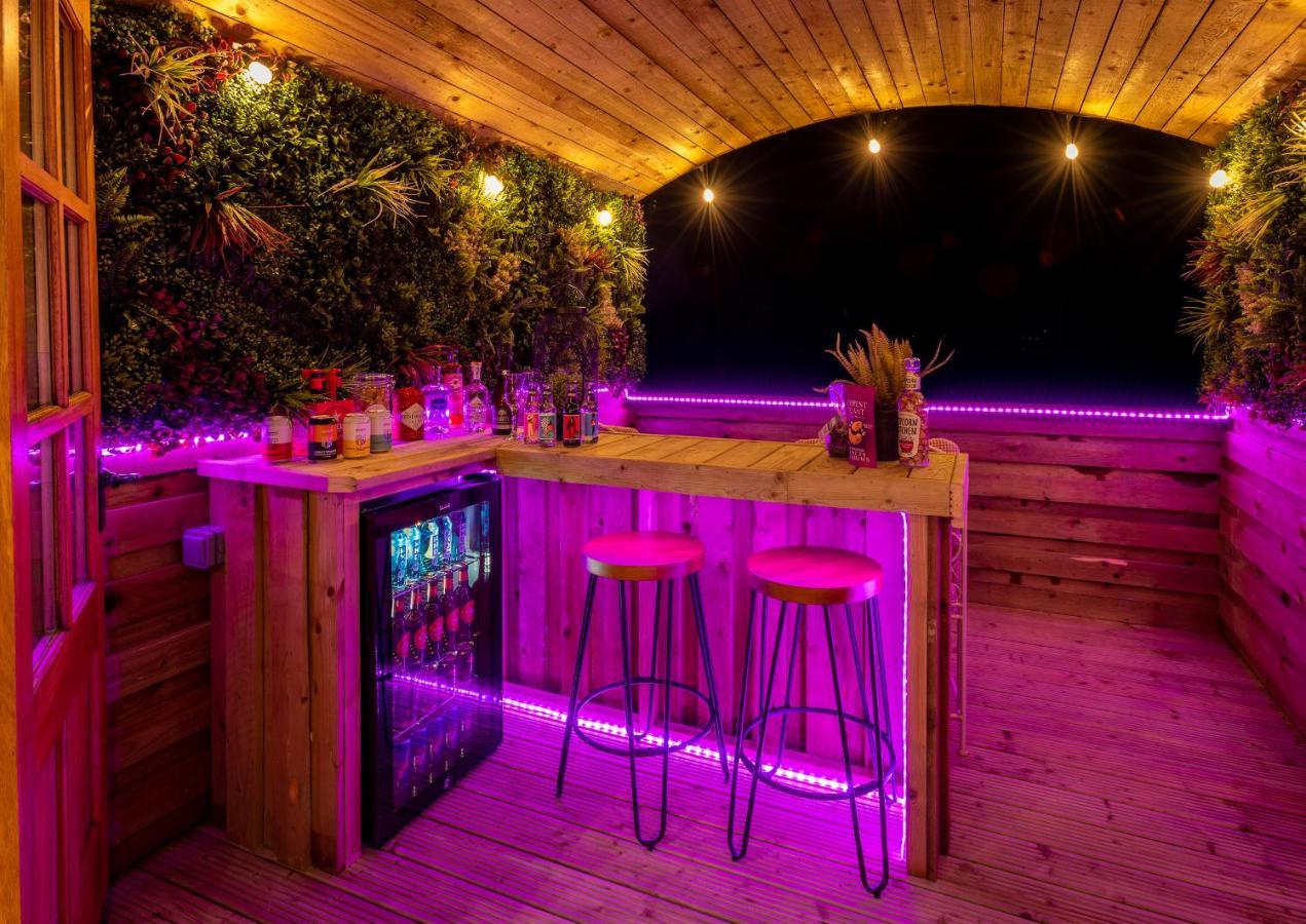 Ashwood Shepherd Hut -Ockeridge Rural Retreats Apartment Устър Екстериор снимка