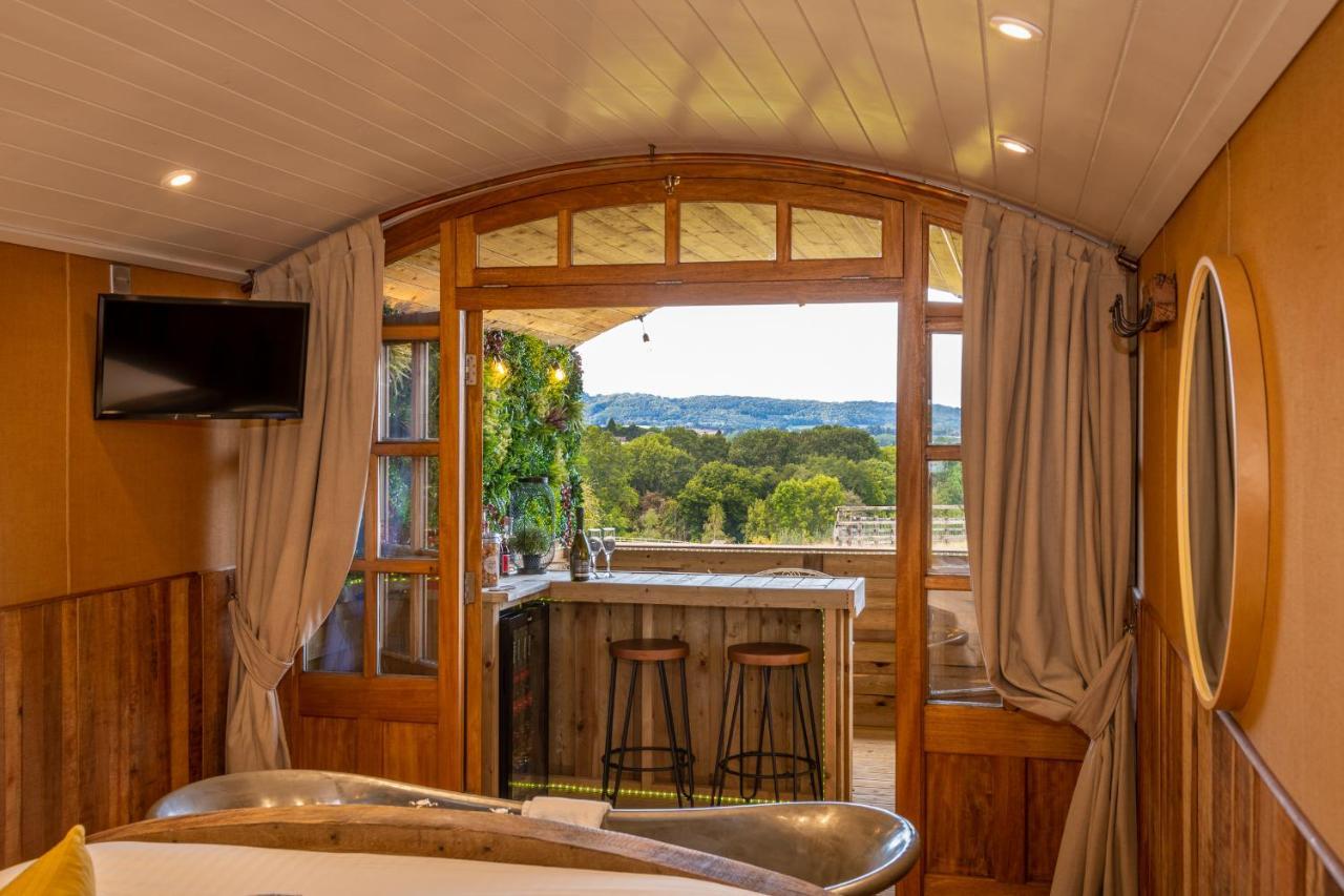 Ashwood Shepherd Hut -Ockeridge Rural Retreats Apartment Устър Екстериор снимка